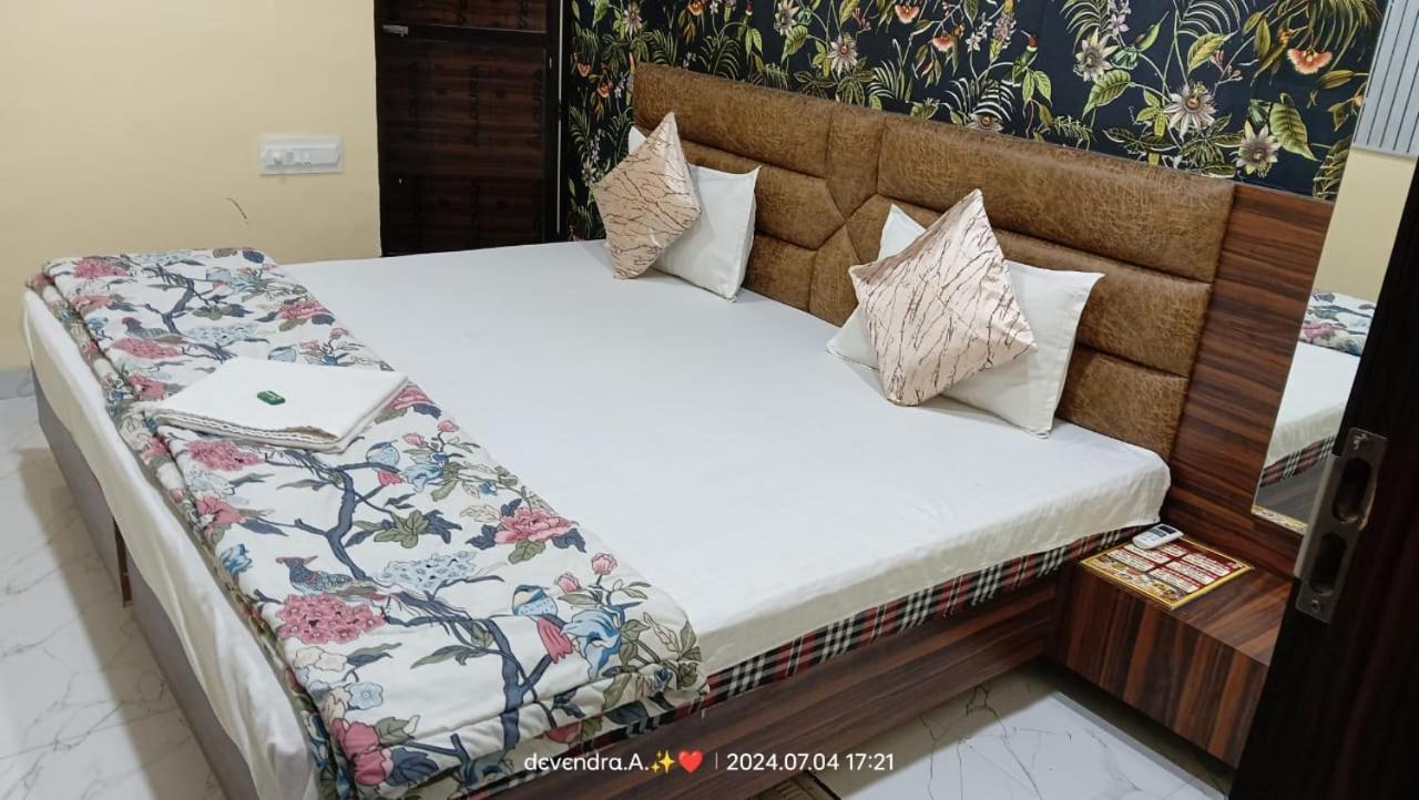 Hotel Ganga Sagar 우자인 외부 사진