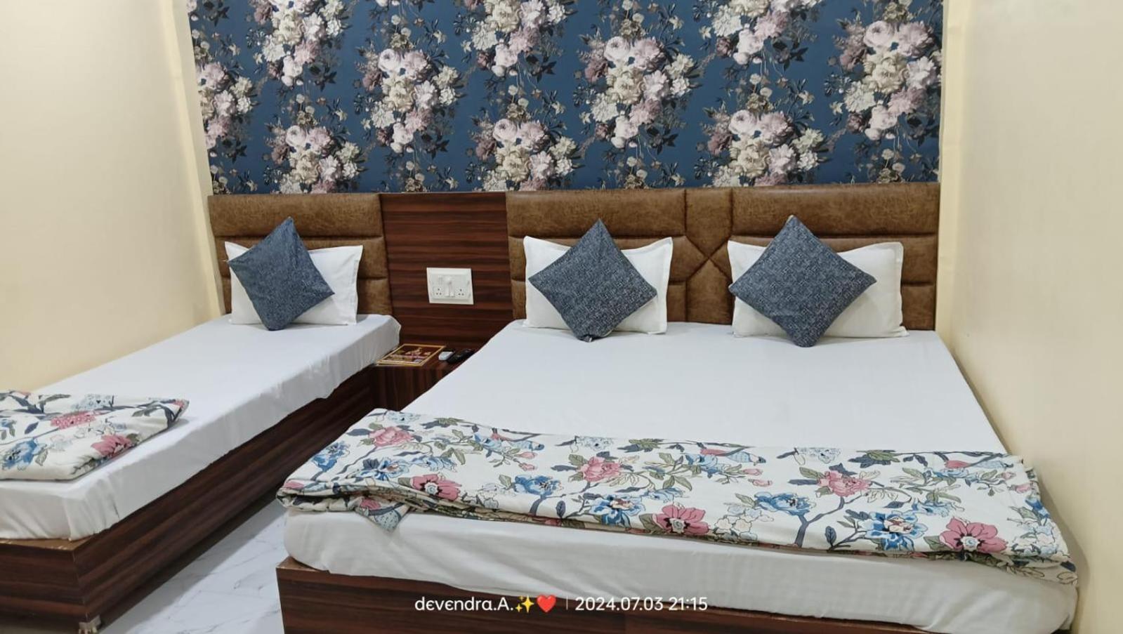 Hotel Ganga Sagar 우자인 외부 사진