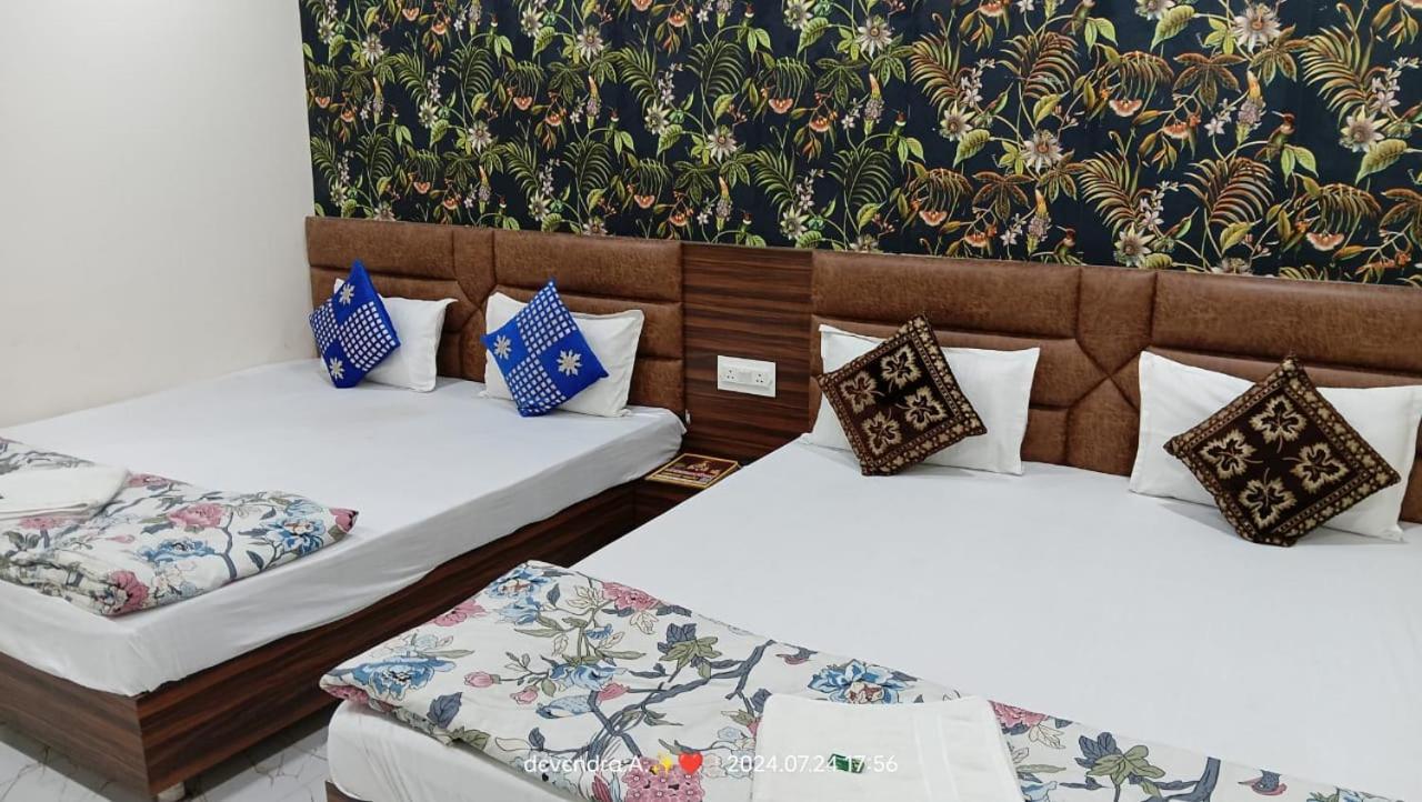 Hotel Ganga Sagar 우자인 외부 사진